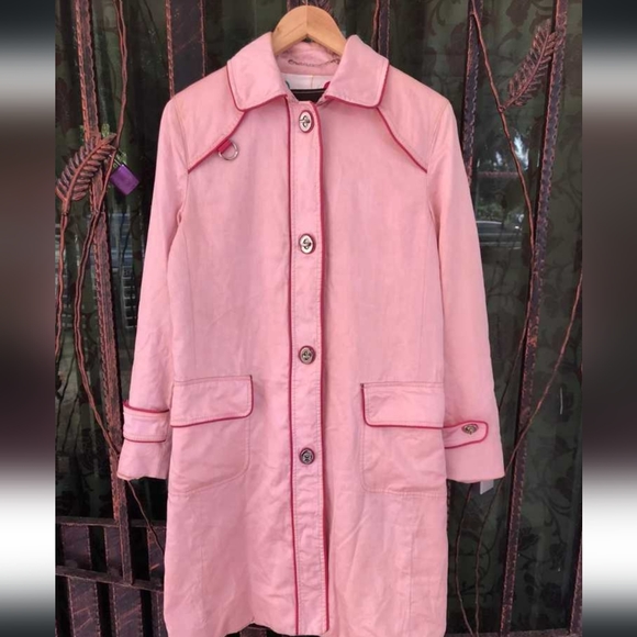 WANTED: Coach Trenchcoat - Picture 1 of 1
